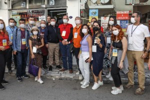 Sosyal medya fenomenleri Buca Sokakları'nda