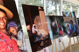 25 ülkenin kadın portreleri Buca’da