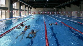 Buca Sporium’da yüzme kursu başladı