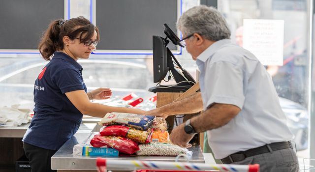 İZMAR 10’uncu mağazaya ulaştı 