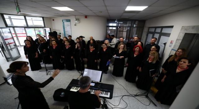 Başkan Yiğit'ten personele Cumhuriyet sürprizi