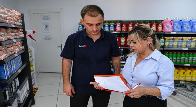 Otizmli gençler İZMAR’da işbaşı yaptı