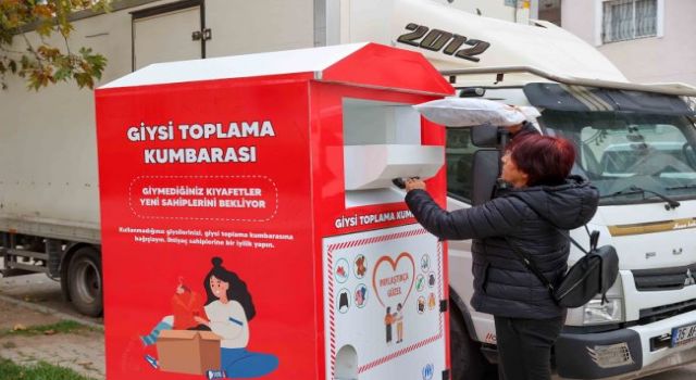 Buca’da giysi kumbaraları ile dayanışma büyüyor