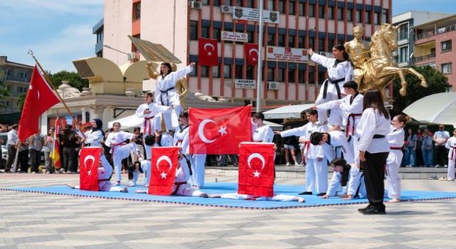 Pehlivan: Gençliğin yanında olmak, geleceğe sahip çıkmaktır