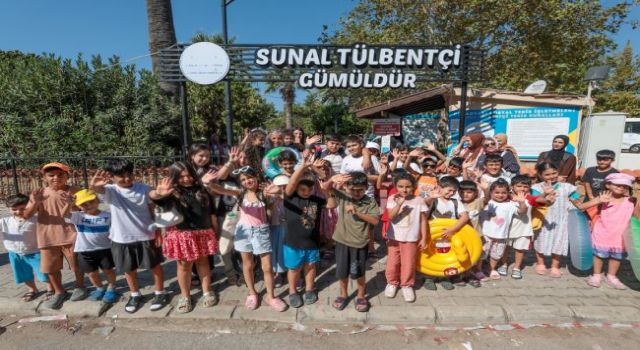 Konaklı çocuklar ve kadınlar denizle buluşuyor