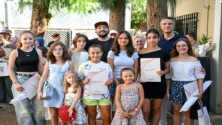 Bornovalı çocuklardan Fotoğraf Sergisi