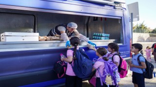 Çocuklar derse karnı tok başlasın...