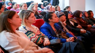 Bornova'da meme kanseri farkındalık paneli