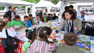 İZKİTAP’a her yaştan ziyaretçi akını