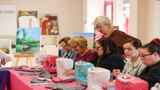 Bucalı kadınların emeği öğrencilere burs oldu