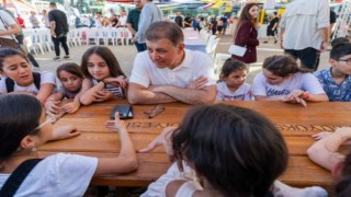 İzmir Büyükşehir her zaman öğrencinin yanında