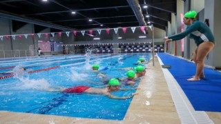 Buca’da engeller kulaçlarla aşılıyor