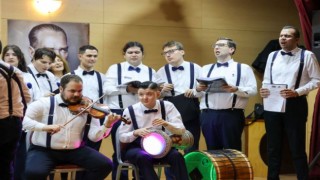 Buca’da notalar farkındalık için yükseldi