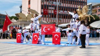 Pehlivan: Gençliğin yanında olmak, geleceğe sahip çıkmaktır