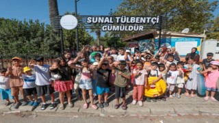 Konaklı çocuklar ve kadınlar denizle buluşuyor