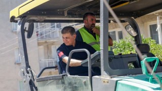 İzmir’in dört bir yanında asfalt mesaisi